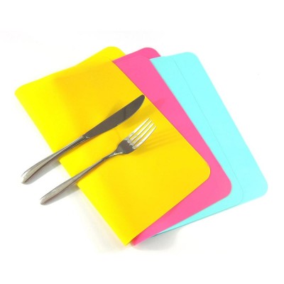 Non-stick waterproof foldable dinner coasters silicone kitchen tableware decoration dinner plate mat kids feeding mat